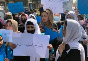 شماری کمپین توییتری برای بازگشایی مکاتب دختران راه اندازی کرده اند