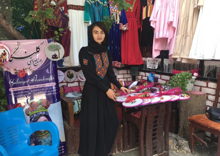 پارادوکس رضایت و نارضایتی زنان از طالبان، زنان فروشنده، از طالب نه از بازار ناراضی اند