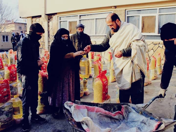 کمک مواد خوراکه به 84 فامیل مستضعف در شهر کابل از سوی موسسه انکشافی و خیریه متحد