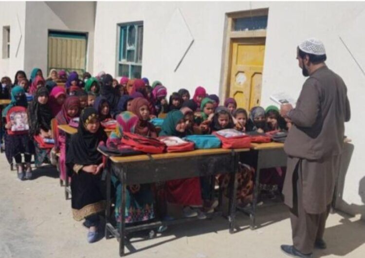 یوناما؛ ادامه بازماندن دختران افغان از آموزش آنان را منزوی خواهد کرد !