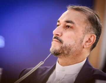 واکنش وزیر خارجه ایران به مسدود شدن حساب‌های کاربری علی خامنه‌ای رهبر جمهوری اسلامی ایران !