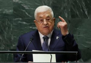 محمود عباس: در روابط خود با آمریکا بازنگری می‌کنیم !